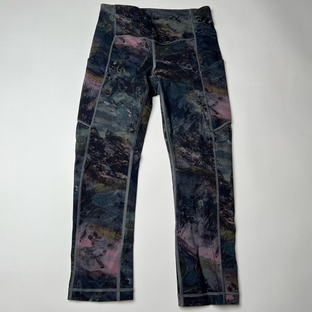 Lululemon Galaxy Leggings 3/4 Length Size 2